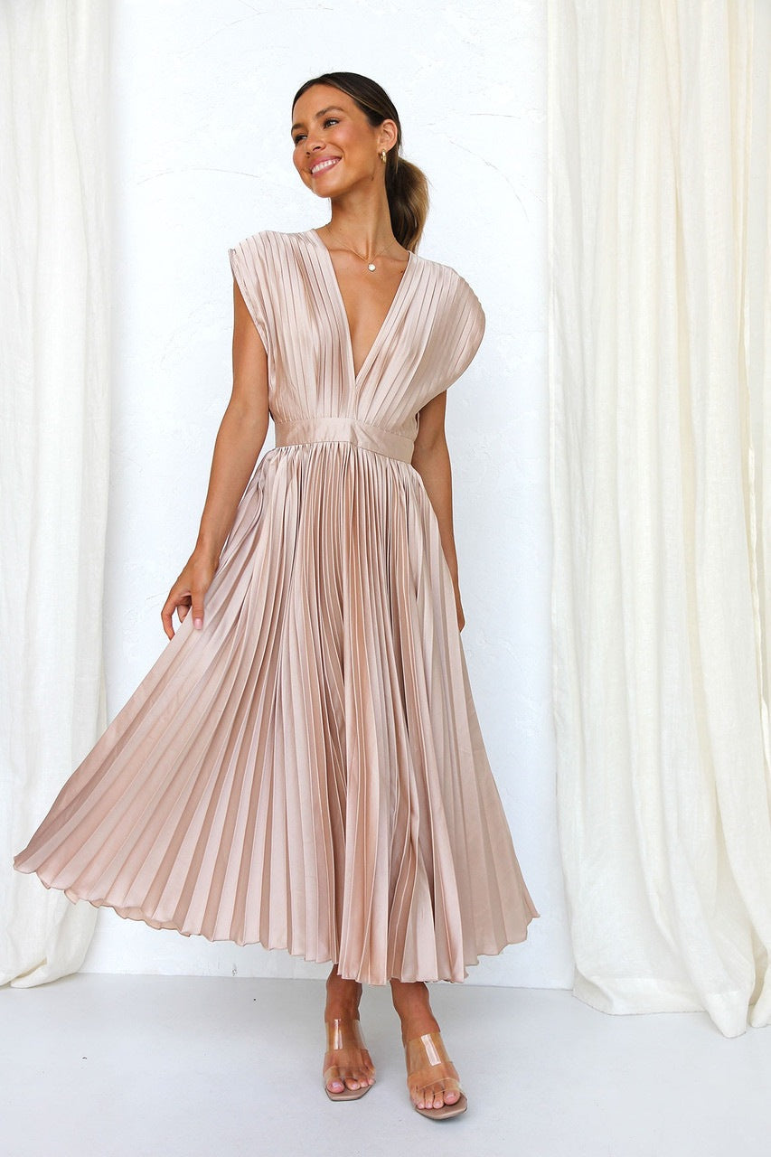 Valencia Pleated Flowy Midi Dress
